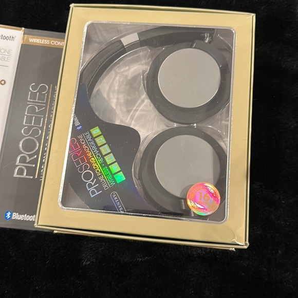 Sentry BT500 Bluetooth Headphones Black - Picture 4 of 5